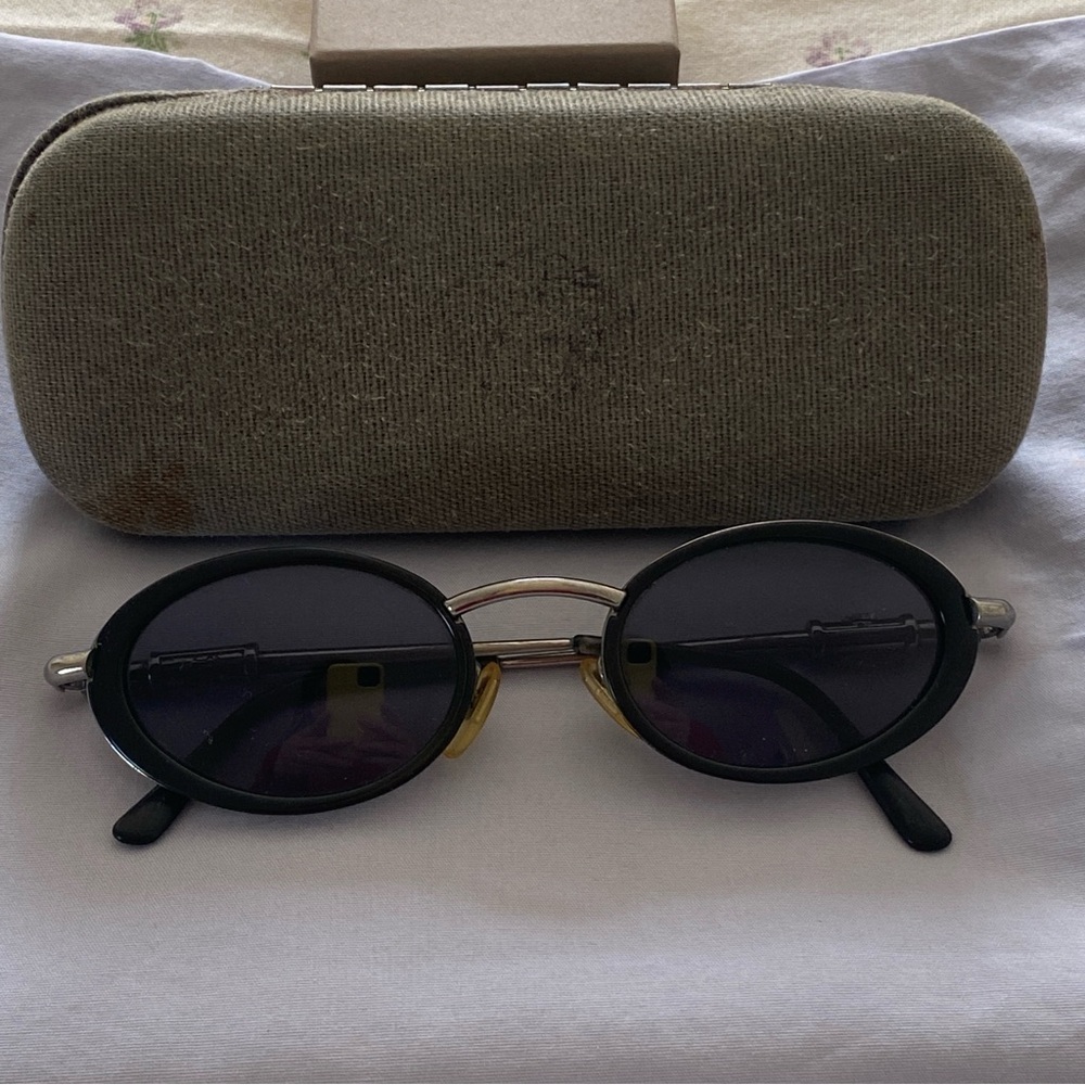 90s/Y2K I Versace Oval Sunglasses & Case